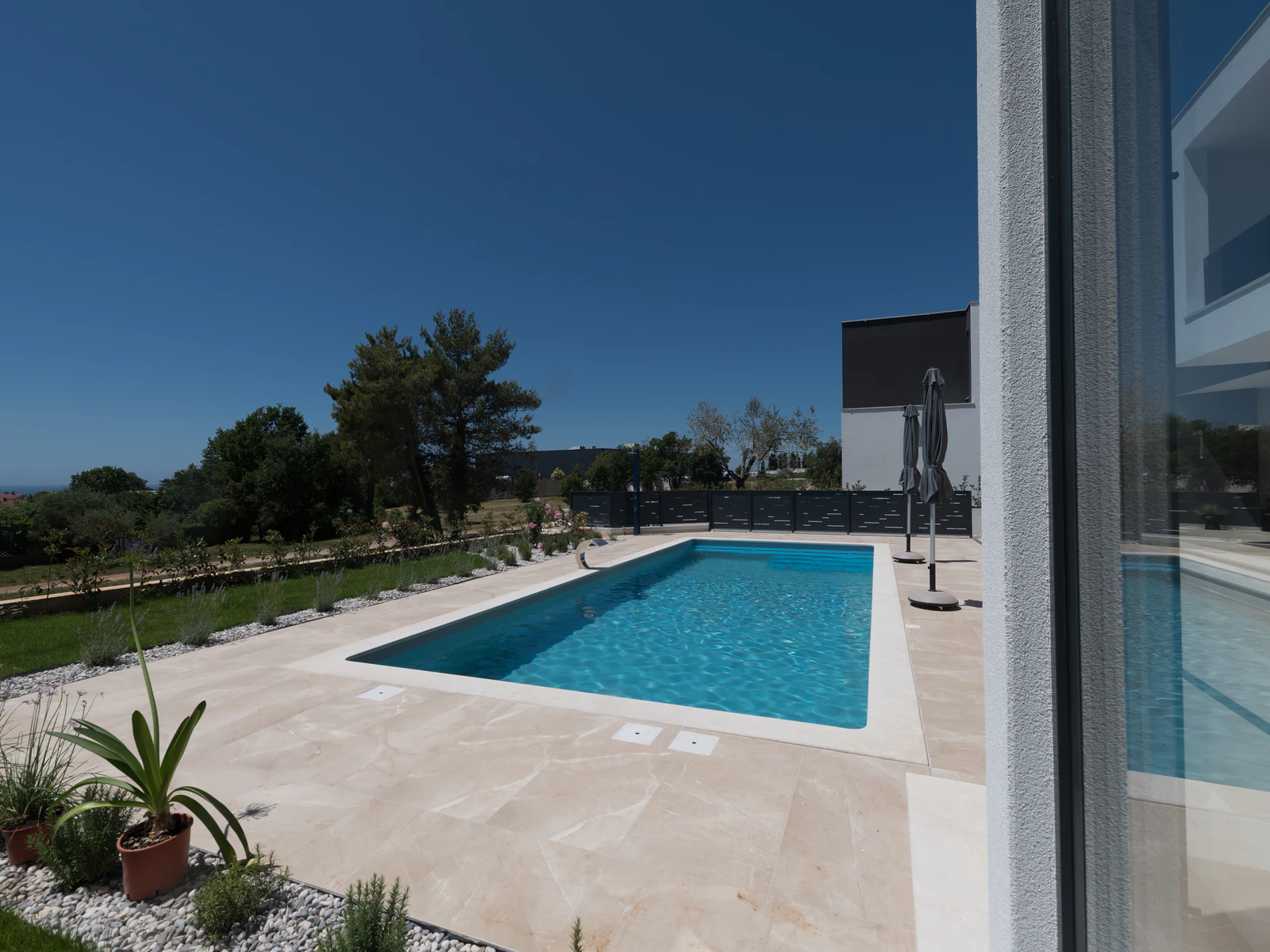 Modern pool residence representing Lake Forest, California